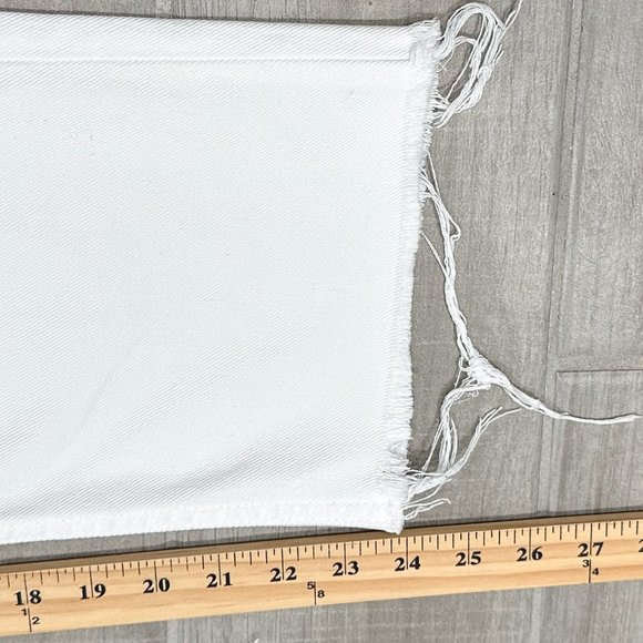 Reformation Cynthia High Rise Relaxed Fit Jeans in White Destroyed Denim Sz 27S - Picture 13 of 16